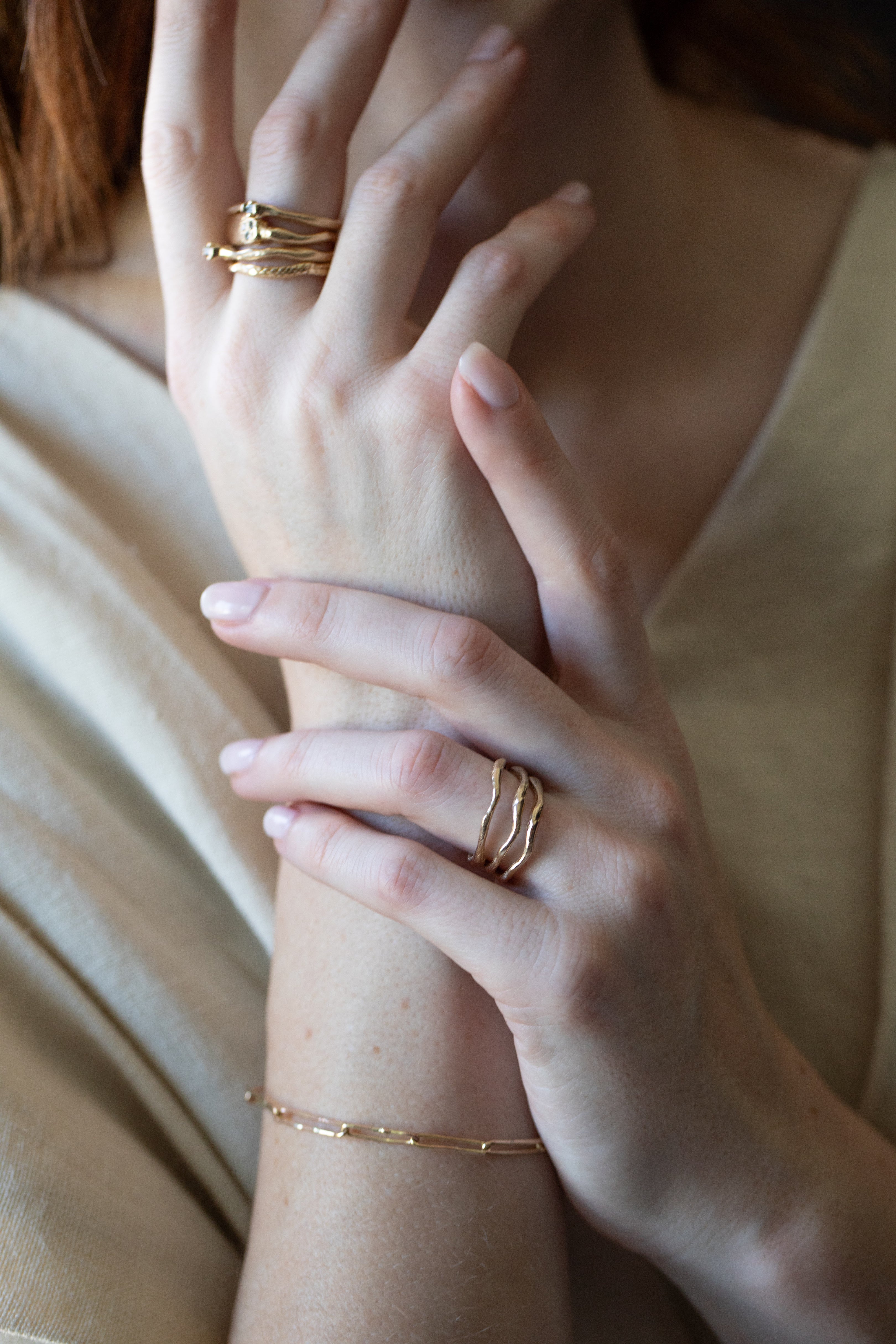 Close-up of Hand-Carved JONSI Bracelet Showcasing Variegated Link Design