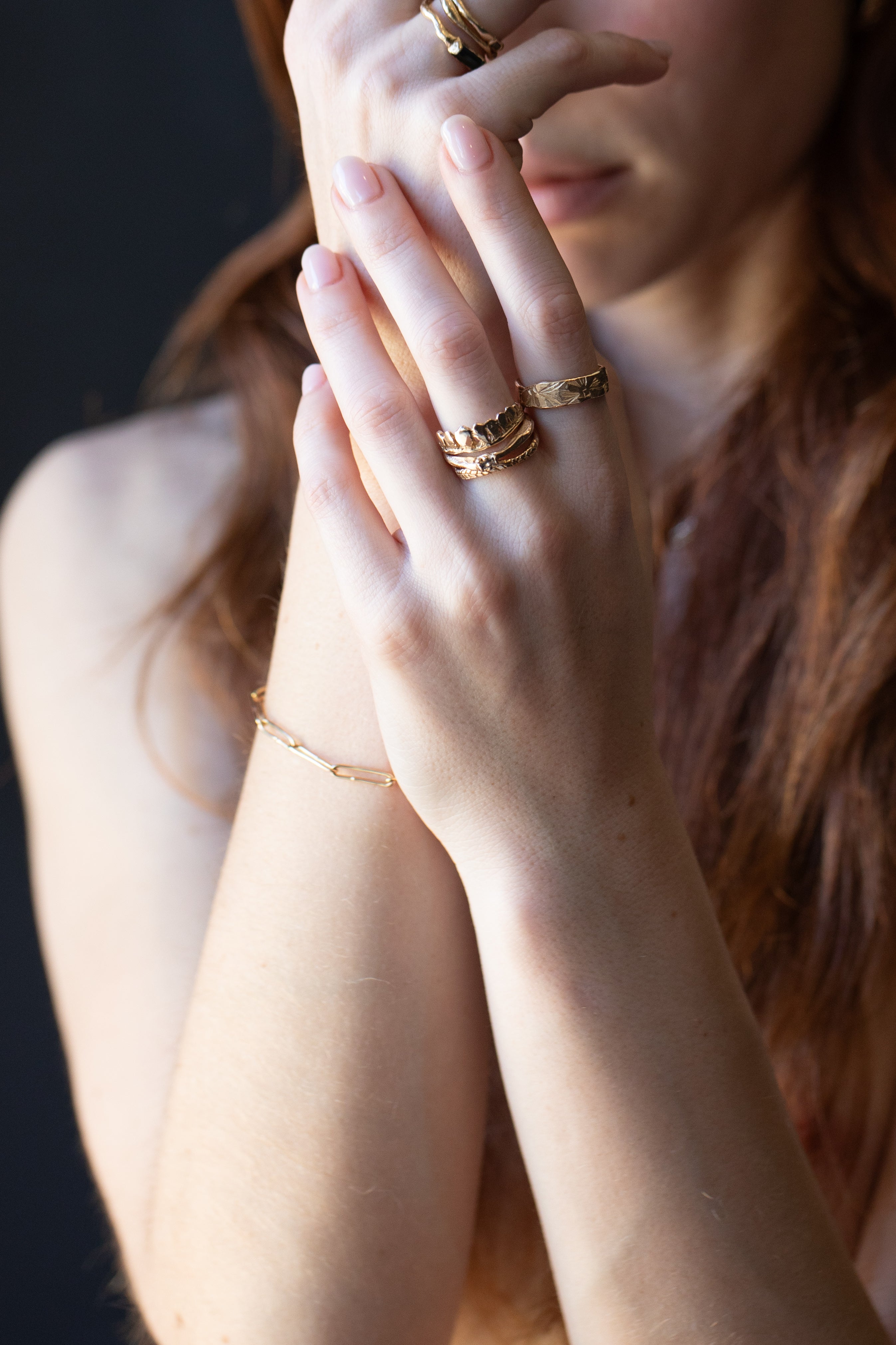 Model Wearing JONSI Slub Link Bracelet with Elegant Style