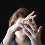 Model Wearing Mixed ROI Chain Link Ring with Elegant Style