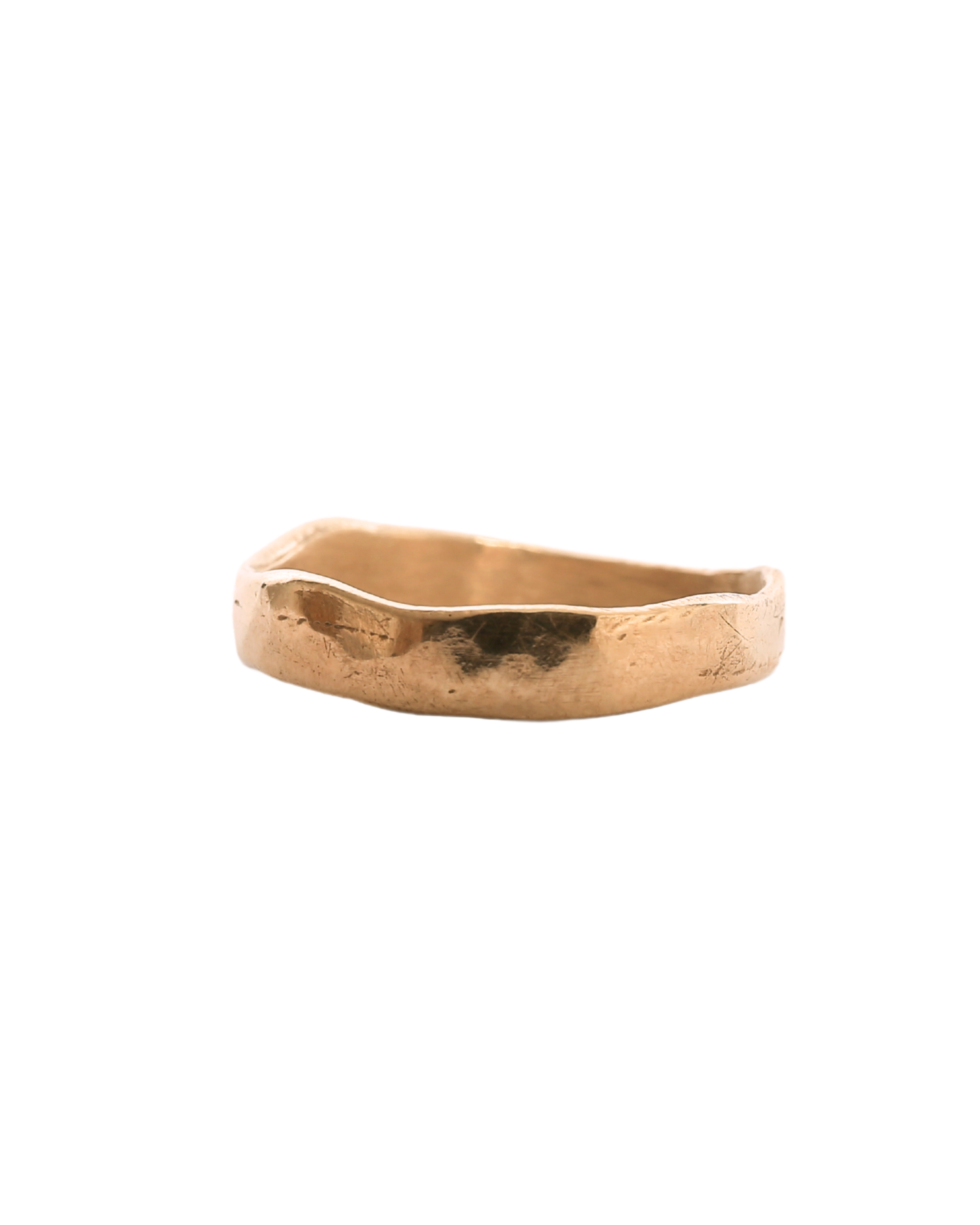 SIGR WATER Narrow Band Ring in Fairmined Gold with Wavy Edges