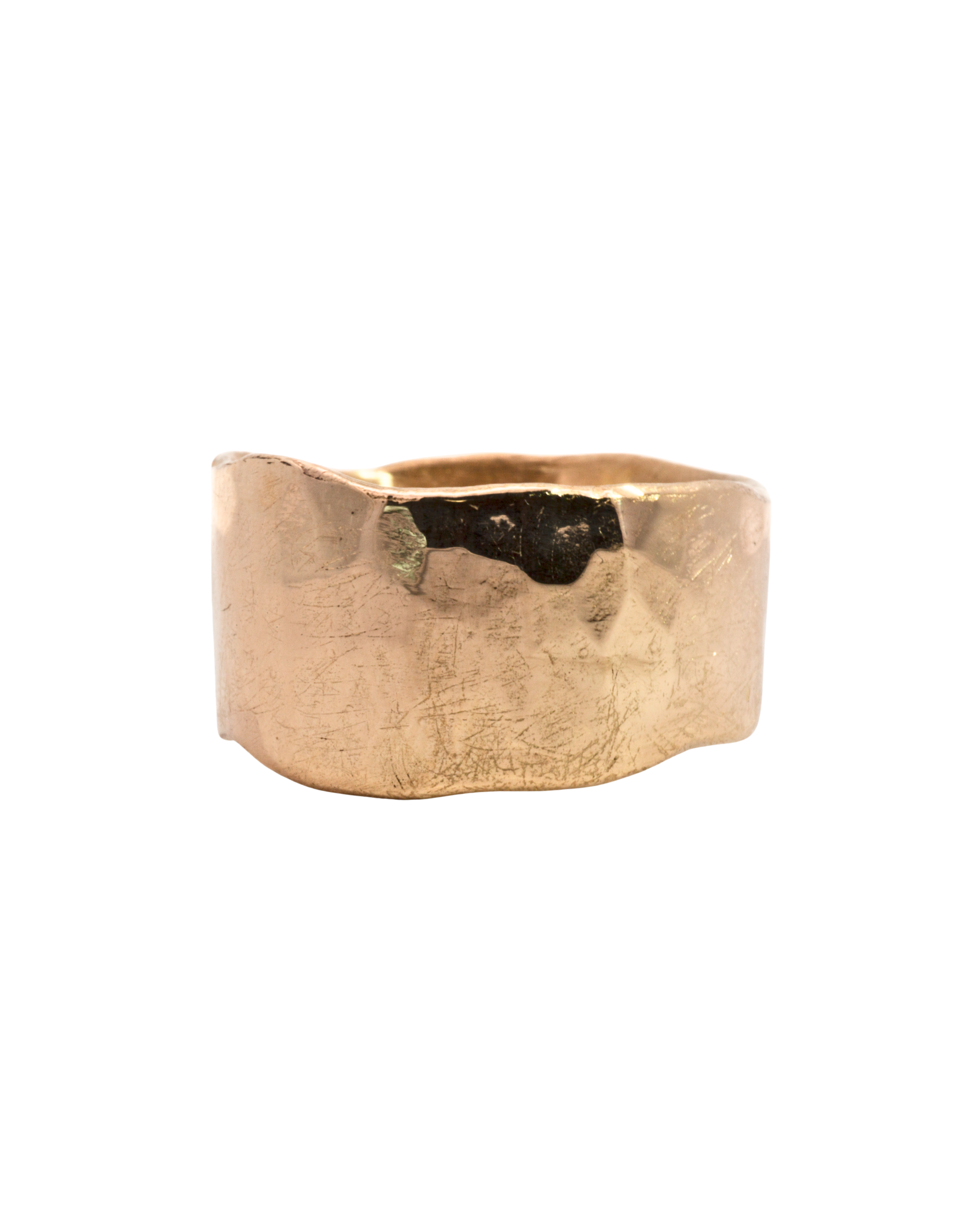 SIGR WATER Wide Band Ring in Fairmined Gold with Wavy Edges