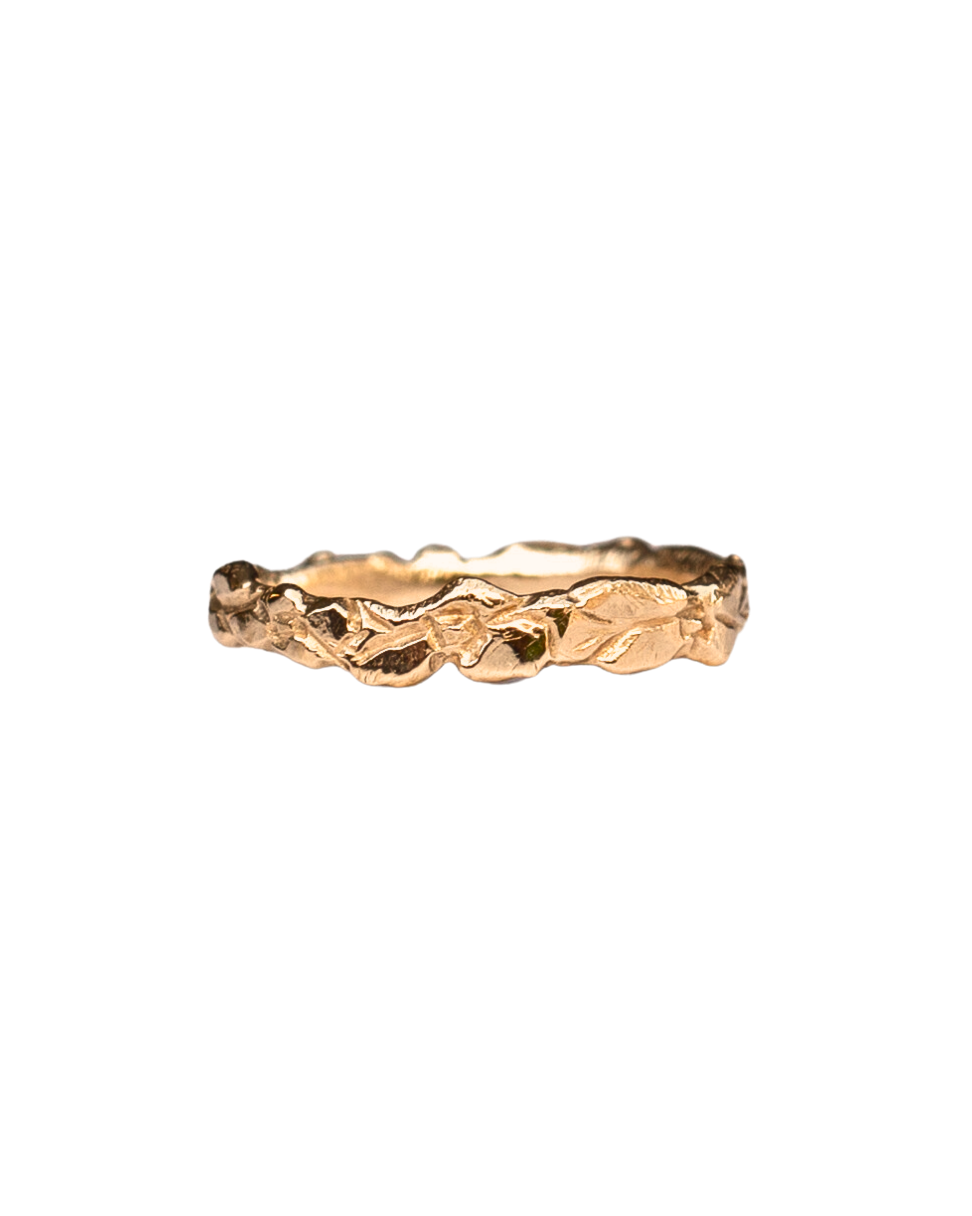 SINDRE Wavy Floral Stacker Ring in Fairmined Gold with Hammered Texture