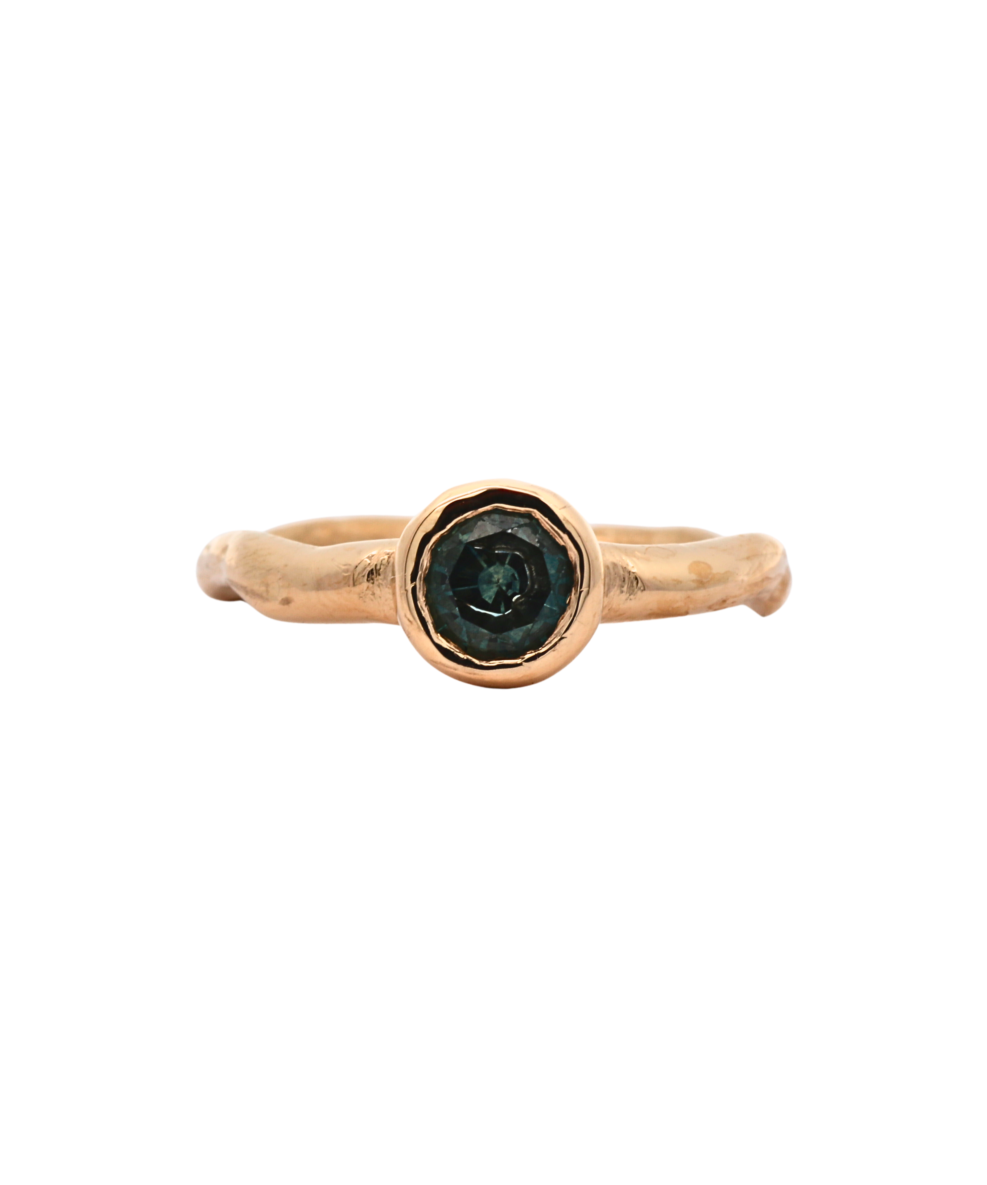 Madrone Solitaire ring with 6mm Montana sapphire set in Fairmined gold