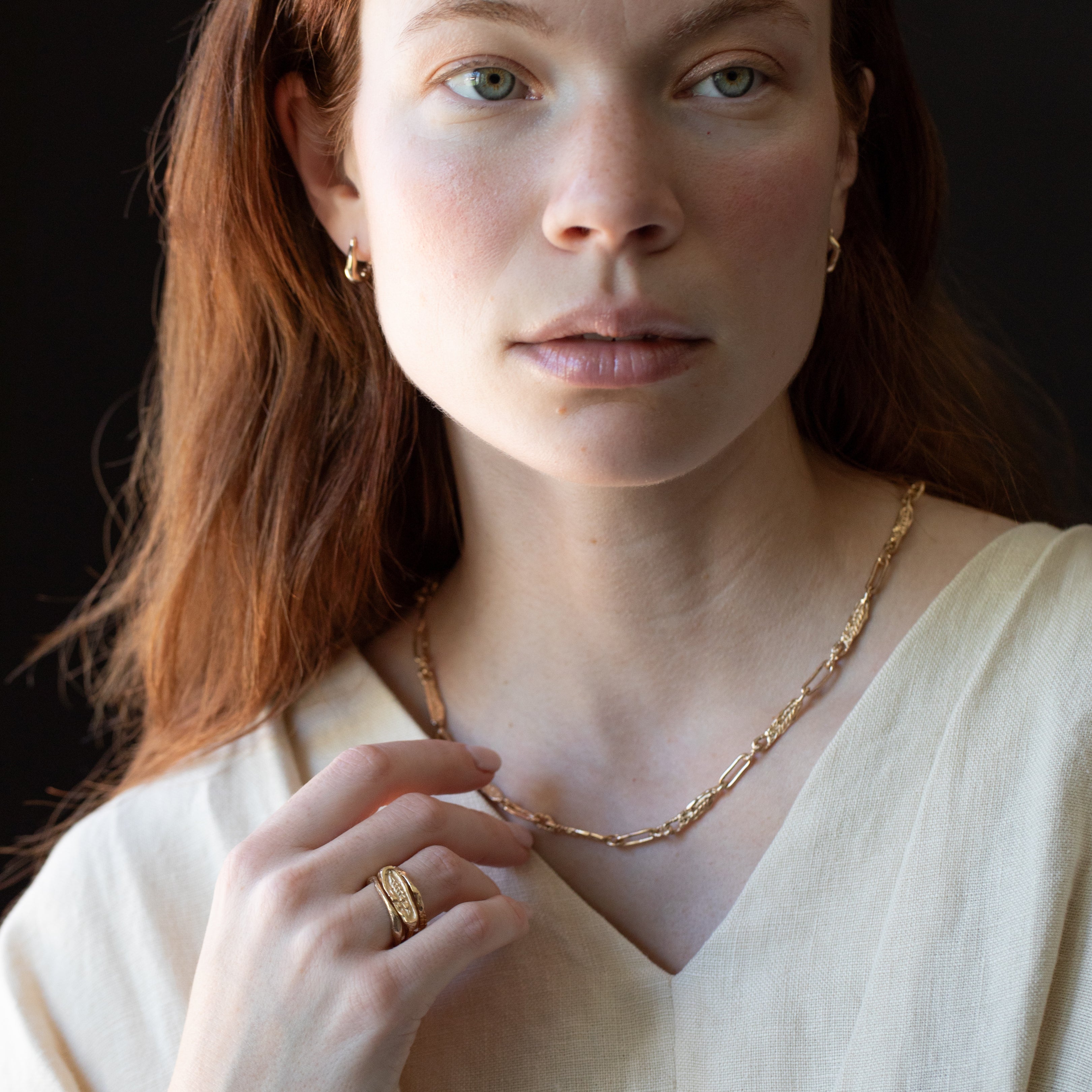 Artisan-Crafted FRIKA Ring in Recycled Platinum

