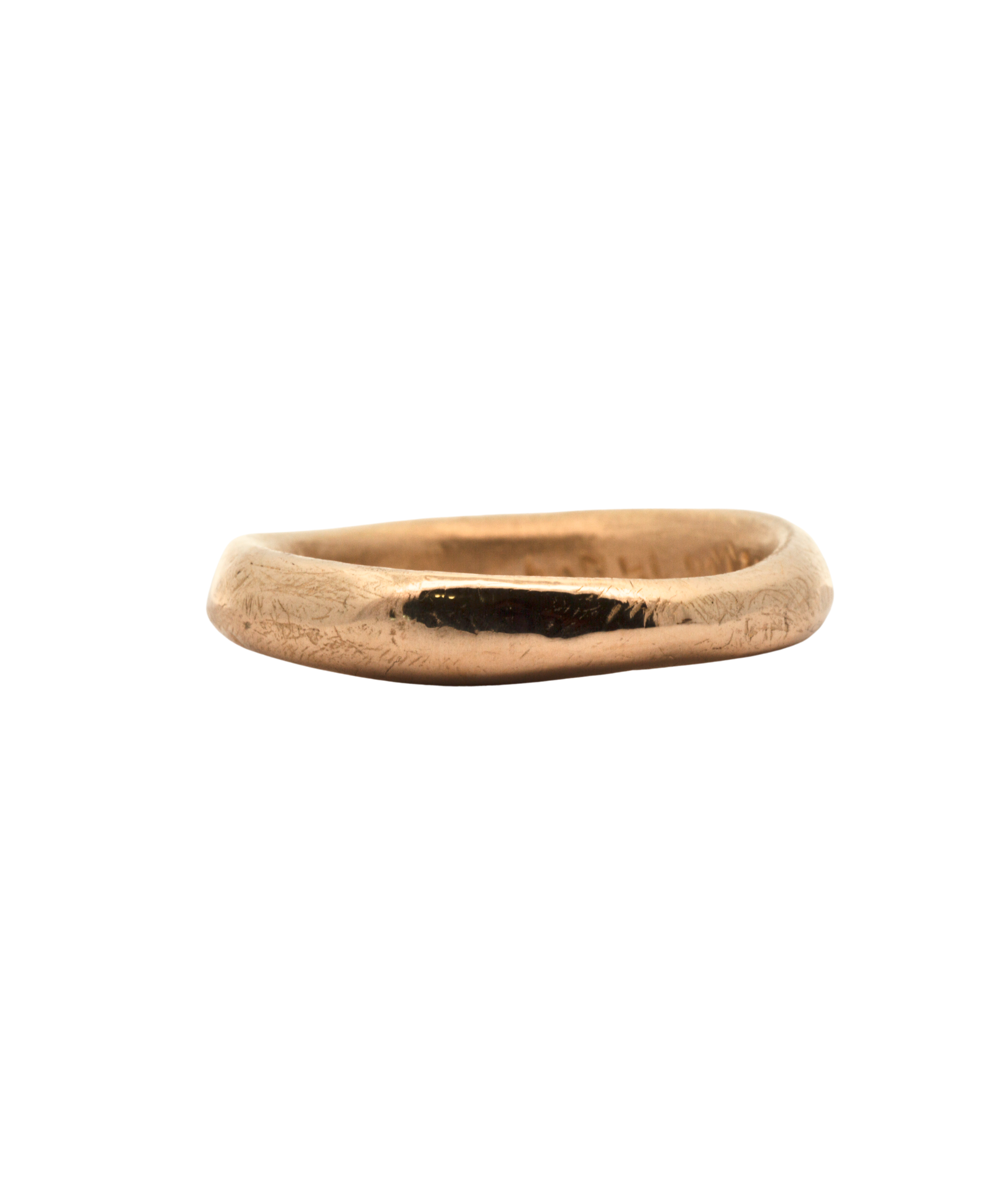 MADRONE HEAVY Ring texture close-up showing lost wax cast detail, 14K Fairmined gold