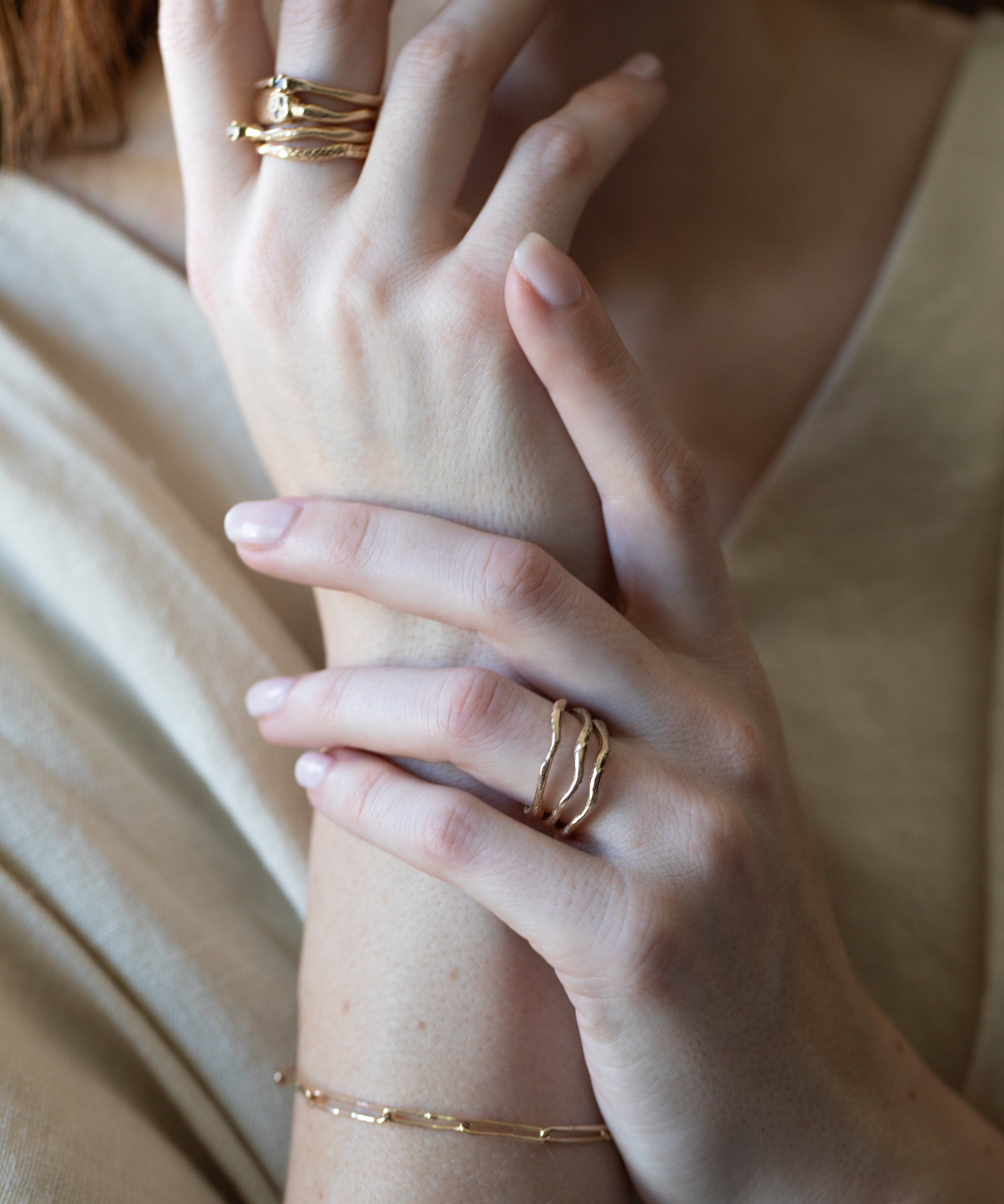 Close-up of Hand-Carved JONSI Bracelet Showcasing Variegated Link Design