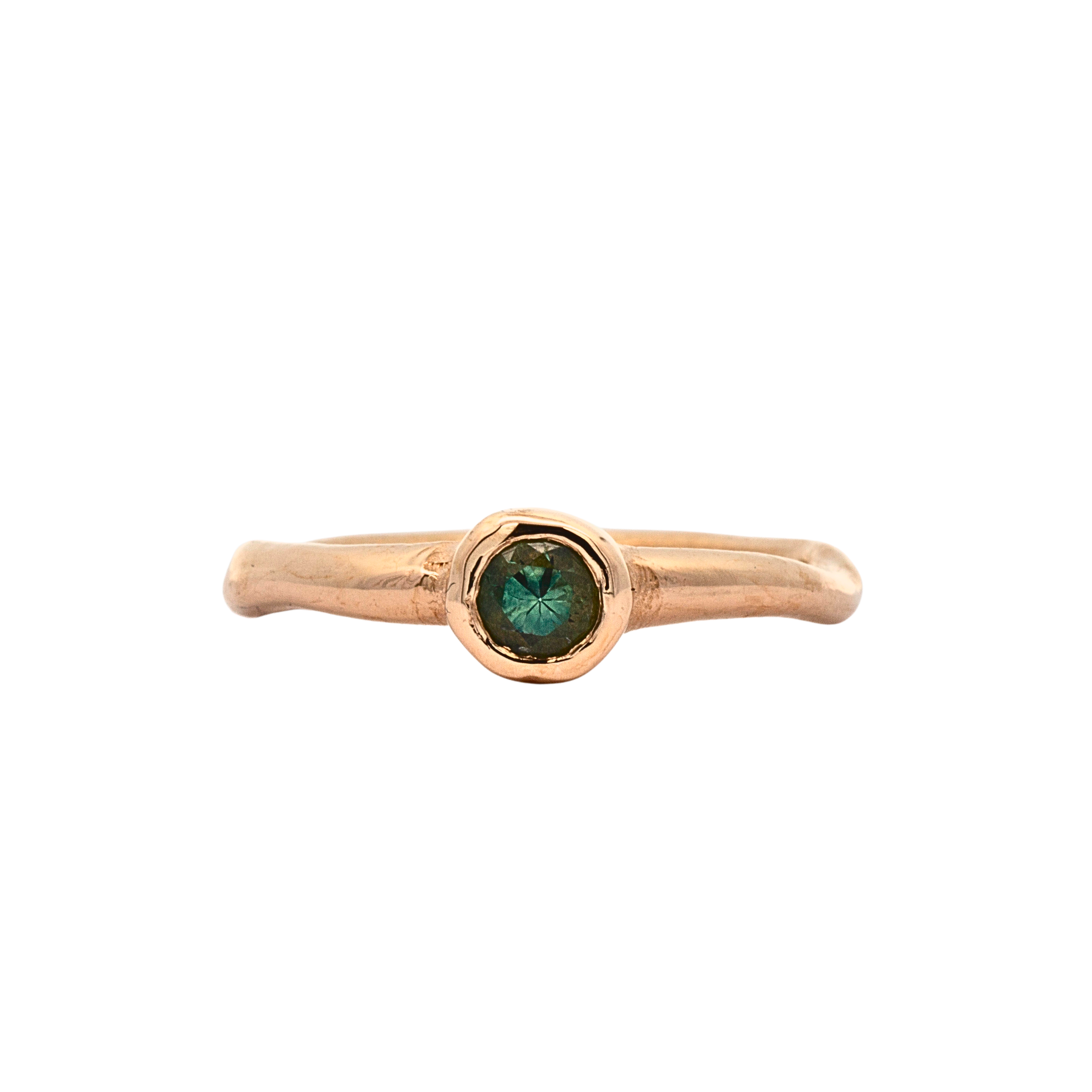 Madrone Solitaire ring with 4mm Montana sapphire set in Fairmined gold
