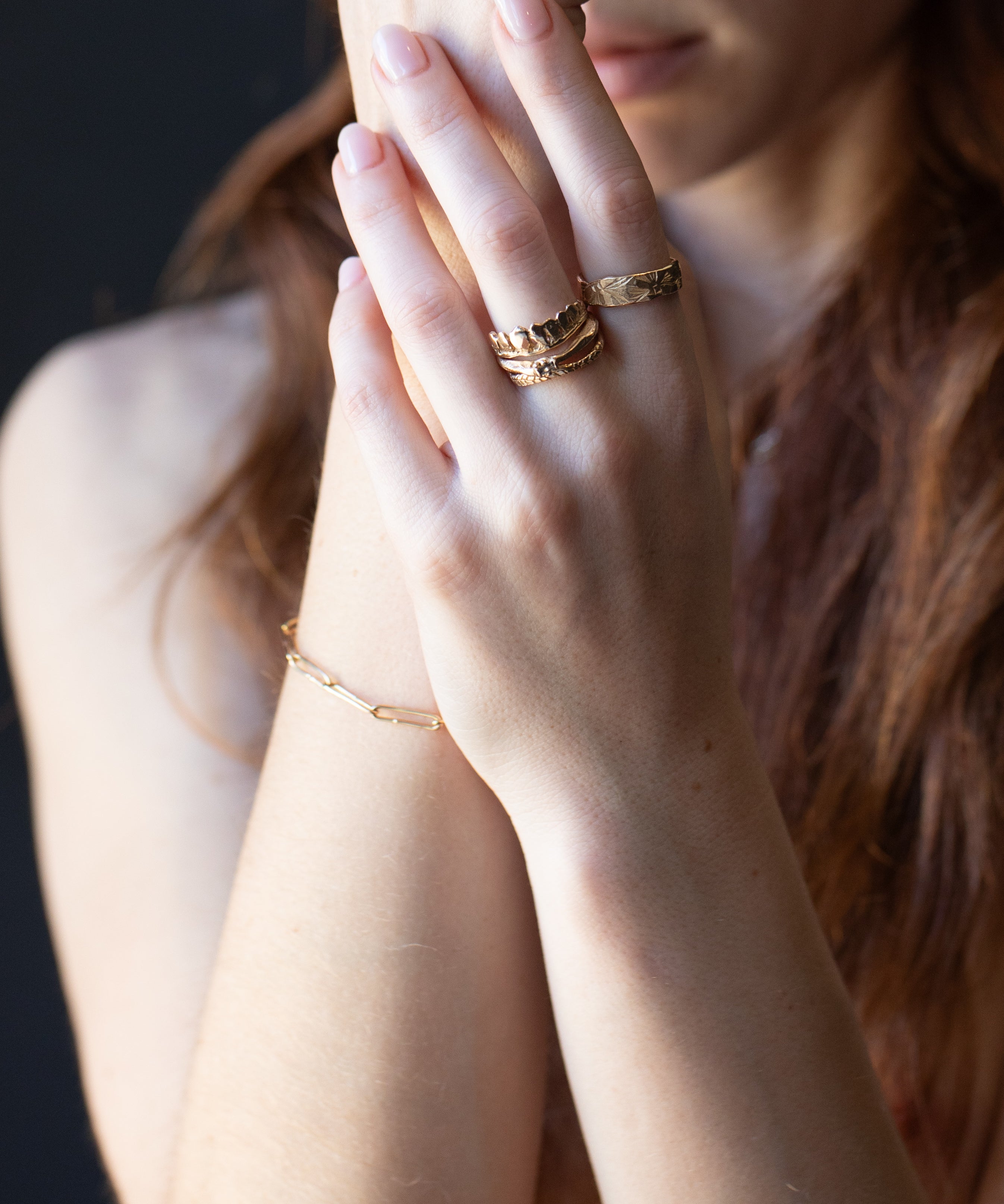 Model Wearing JONSI Slub Link Bracelet with Elegant Style