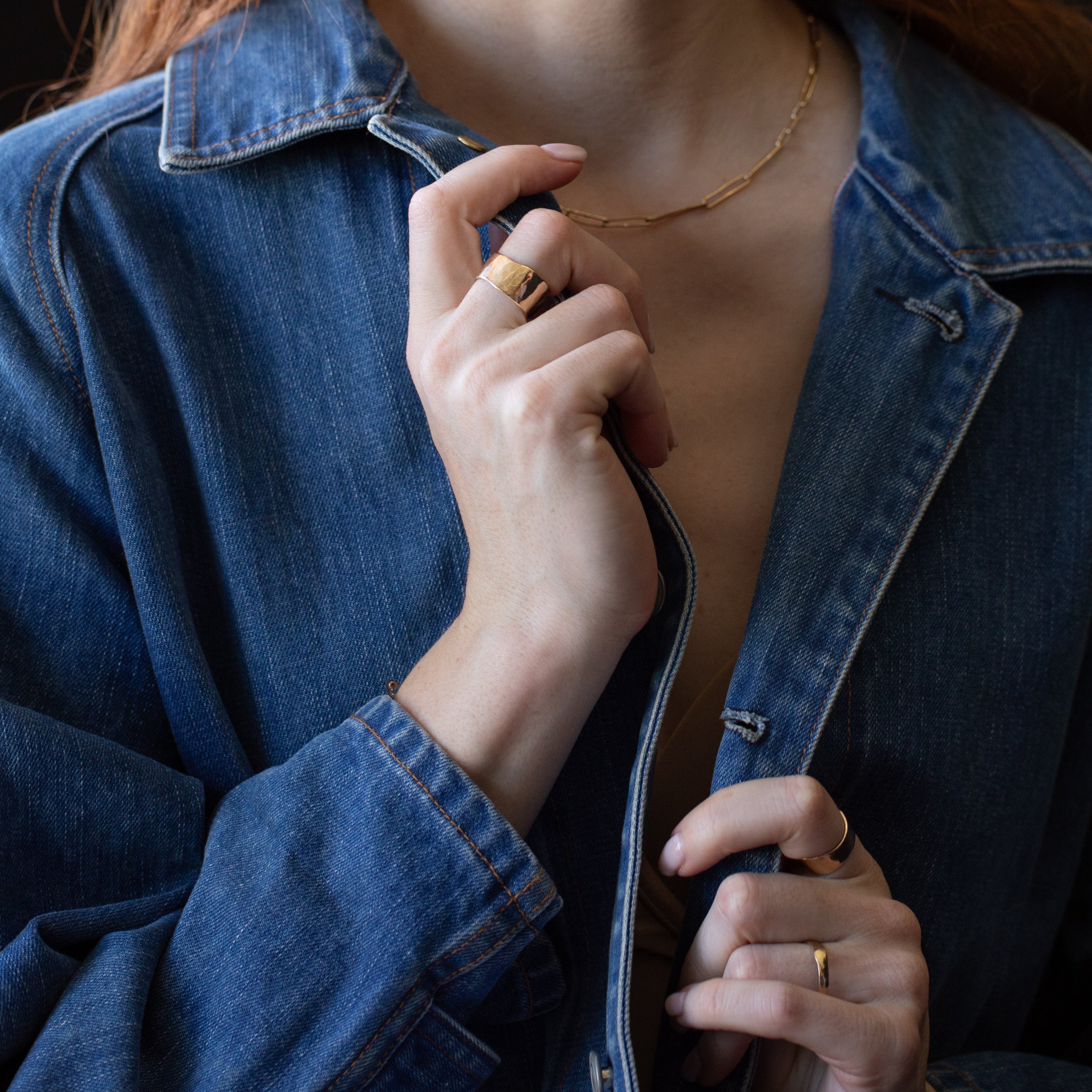 Model Wearing SIGR WATER Medium Band Ring 