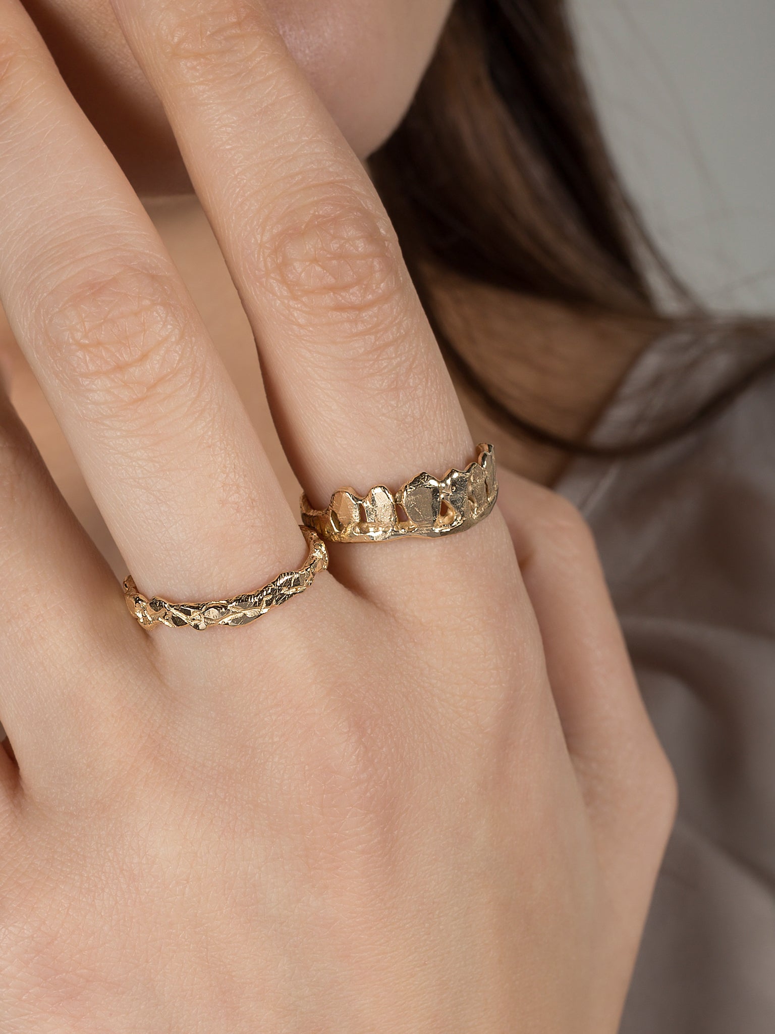 Model Wearing SINDRE Wavy Floral Stacker Ring with Elegant Style