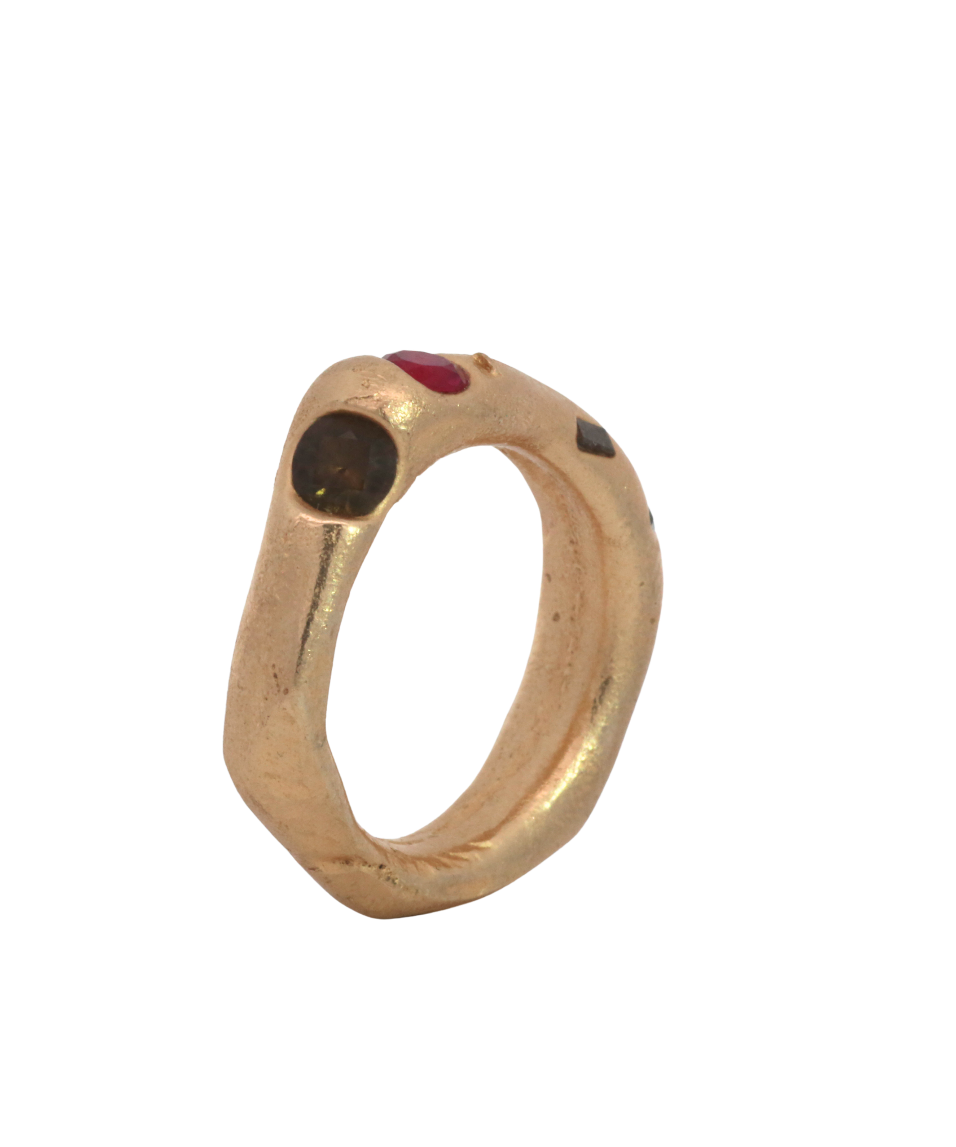WILDER II Ring texture close-up showing sand cast detail, 14K Fairmined gold