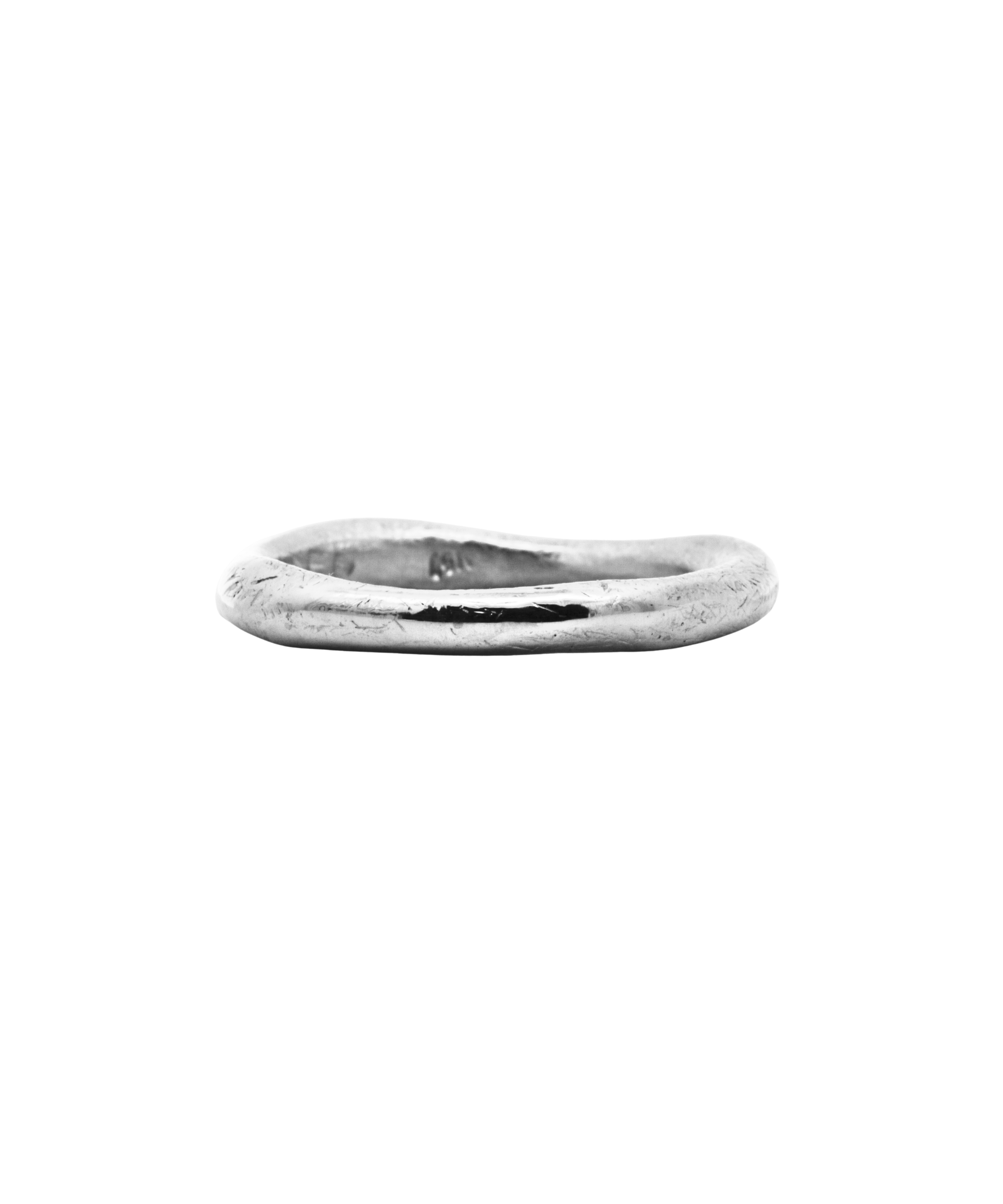 MADRONE Ring in recycled sterling silver, hand-carved